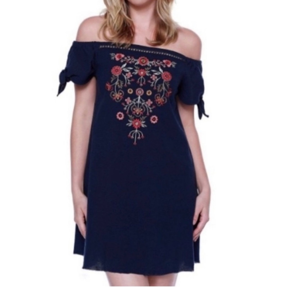 NWT SKYLAR + JADE Off Shoulder Embroidered Dress S